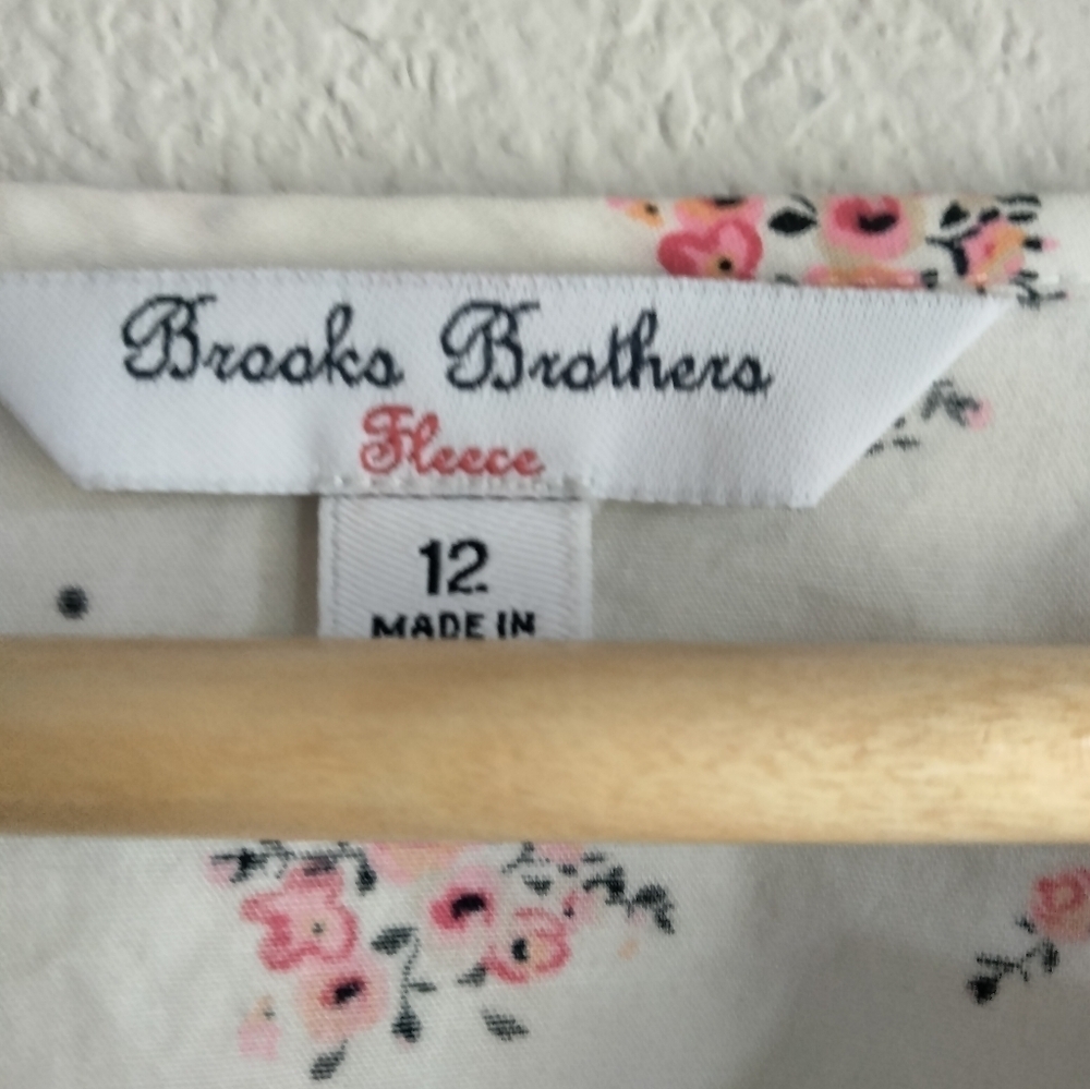 Brooks Brothers cotton v-neck top - Picture 4 of 4